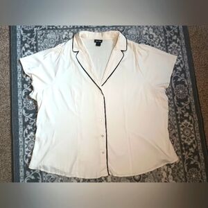 Torrid Retro Chic Collared Button Up Top 4X Cream Lace Rockabilly 40s Pin Up